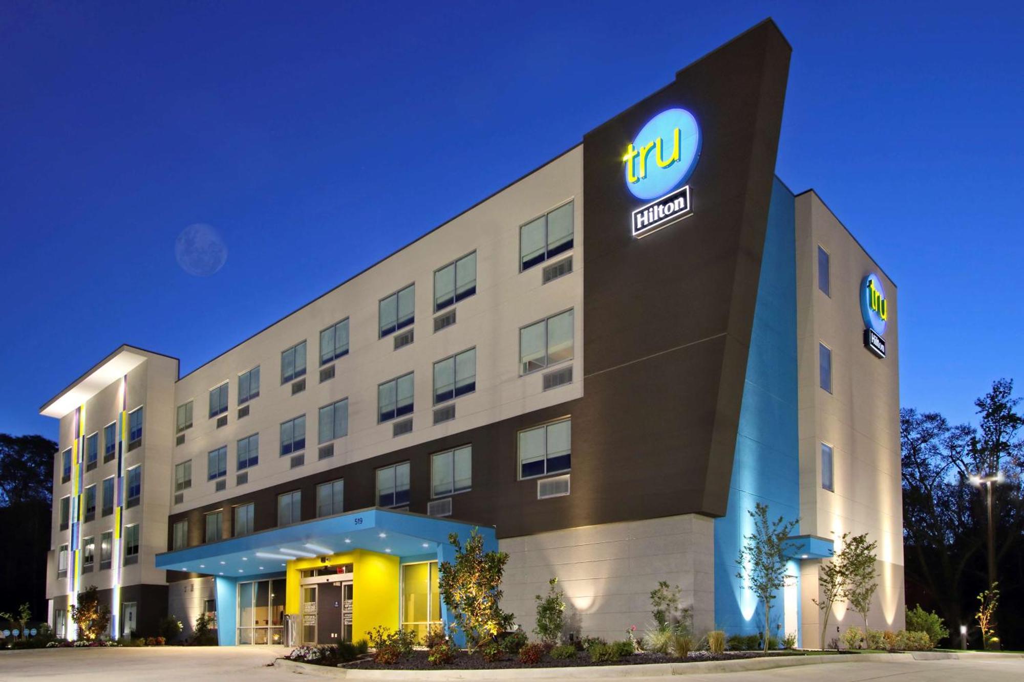 Tru By Hilton Meridian Exterior photo