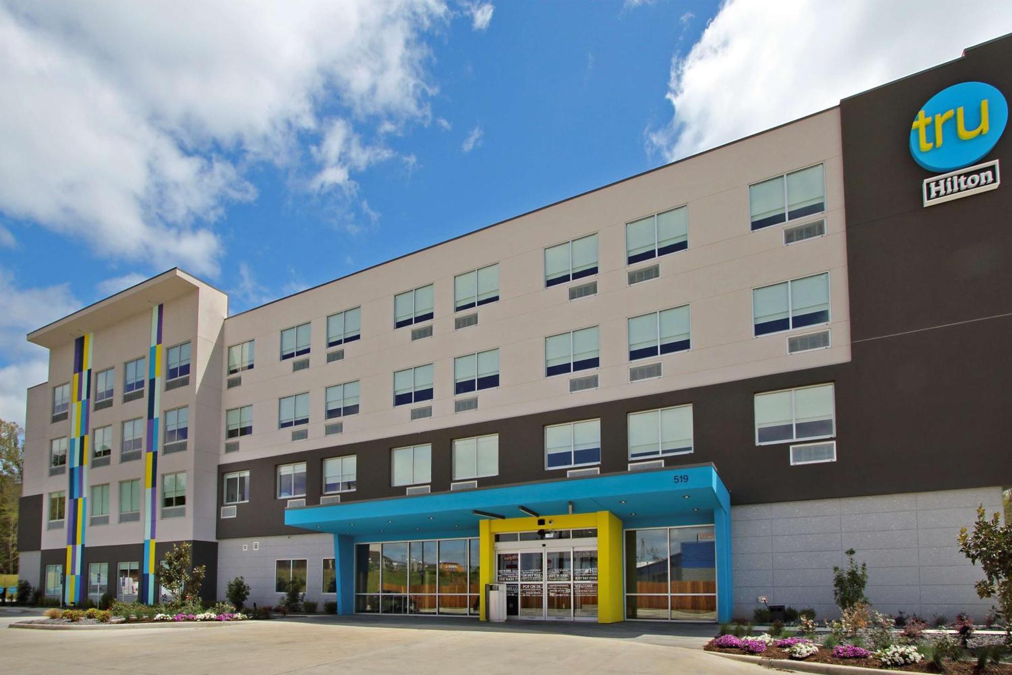 Tru By Hilton Meridian Exterior photo